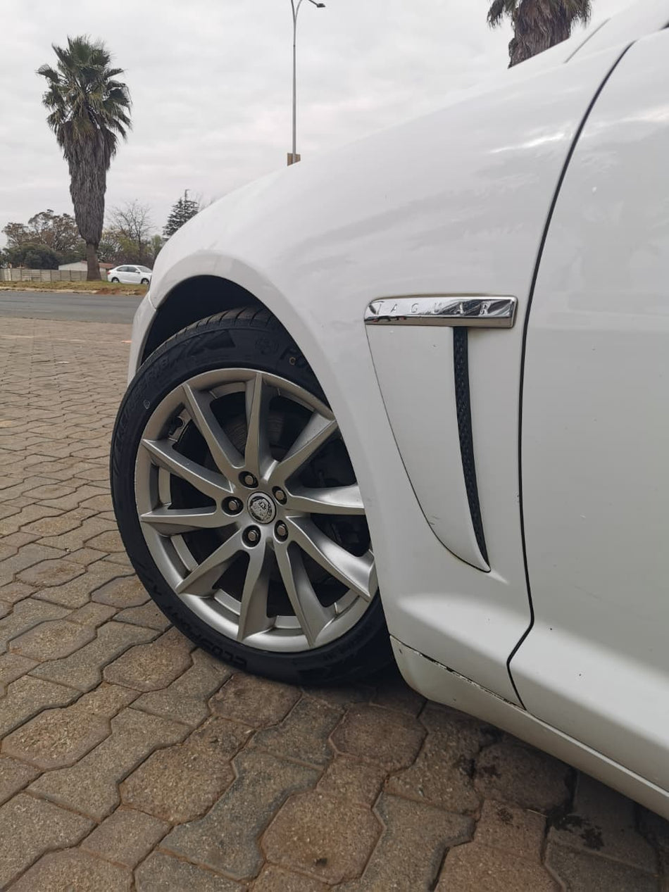 2013 Jaguar XF 2.2D Automatic