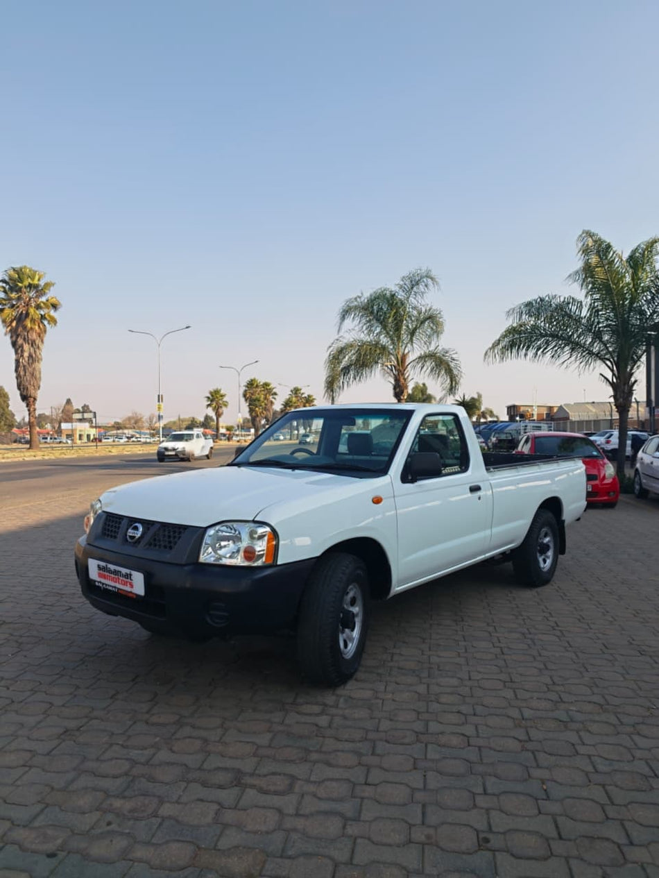 2011 Nissan Hardbody 2.0