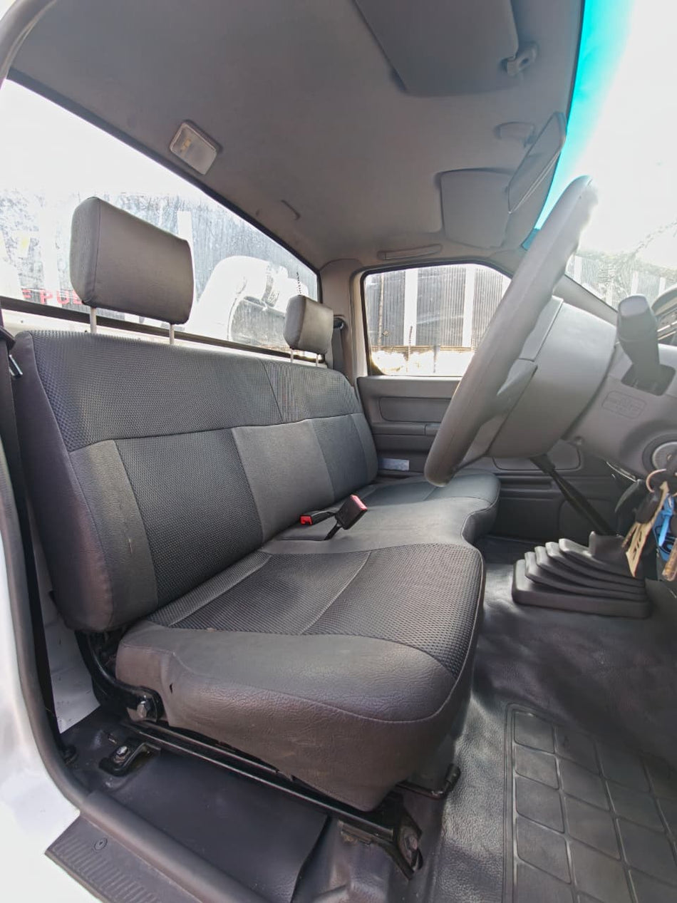 2011 Nissan Hardbody 2.0