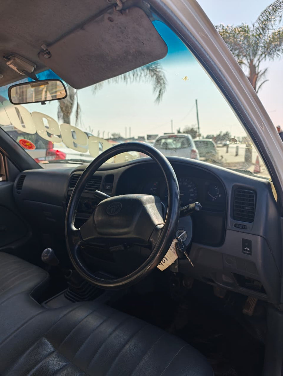 Toyota Hilux 2.0