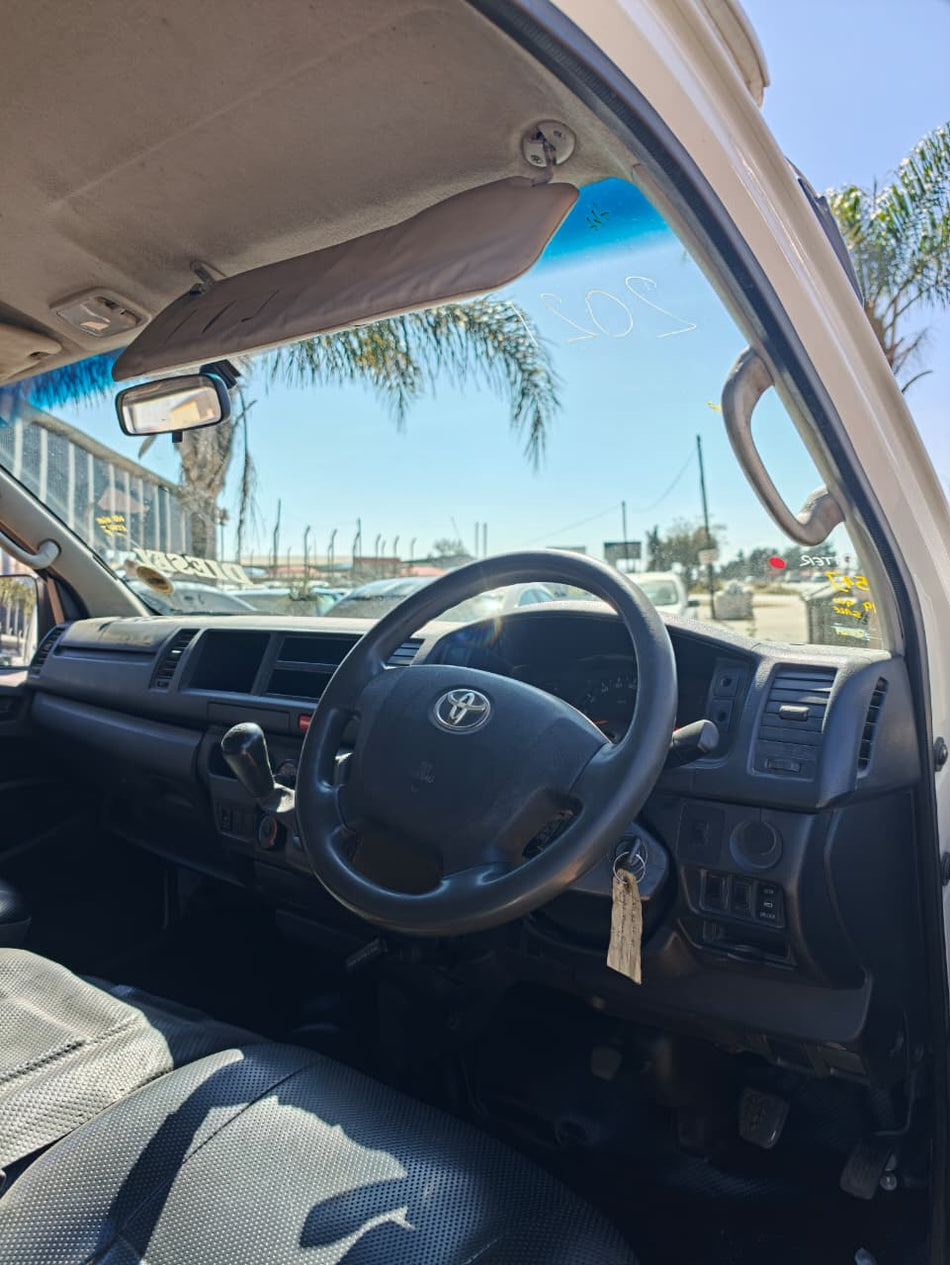 2021 Toyota Quantum Hiace Sesfikile D4D 16 Seater