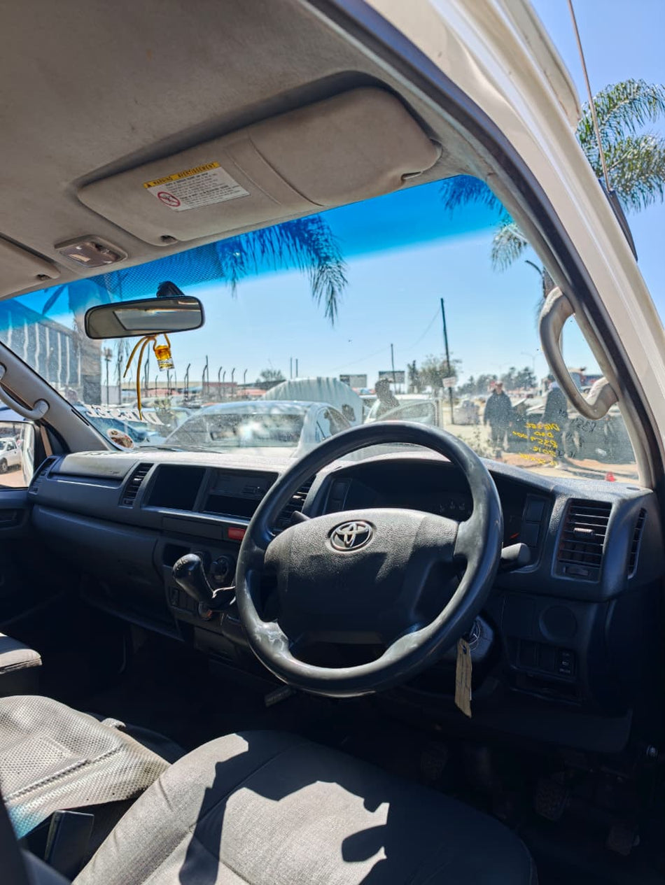 2018 Toyota Quantum Hiace Sesfikile D4D 16 Seater