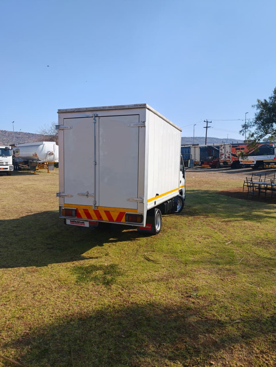 2007 Isuzu NHR Volume Body