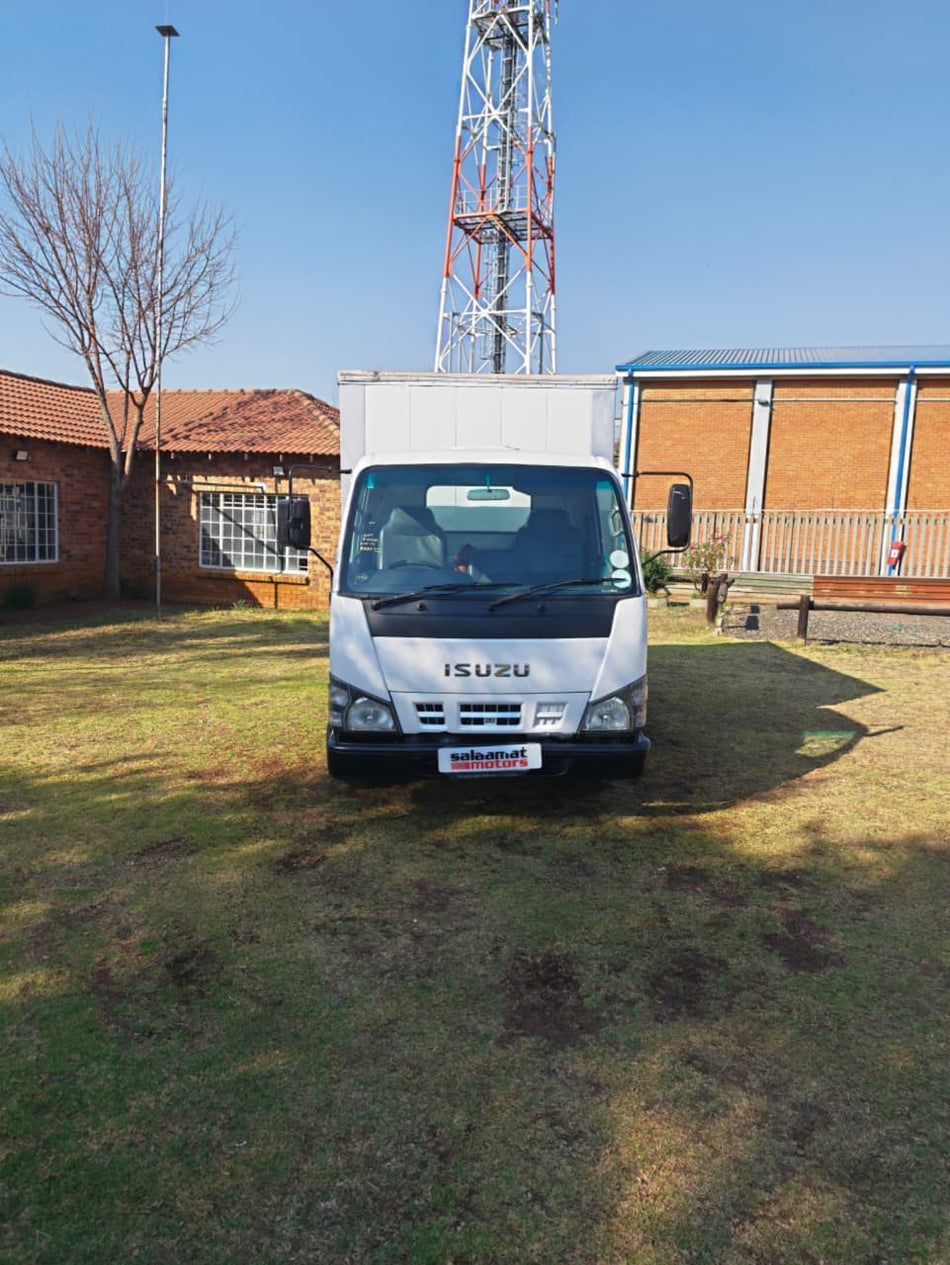 2007 Isuzu NHR Volume Body
