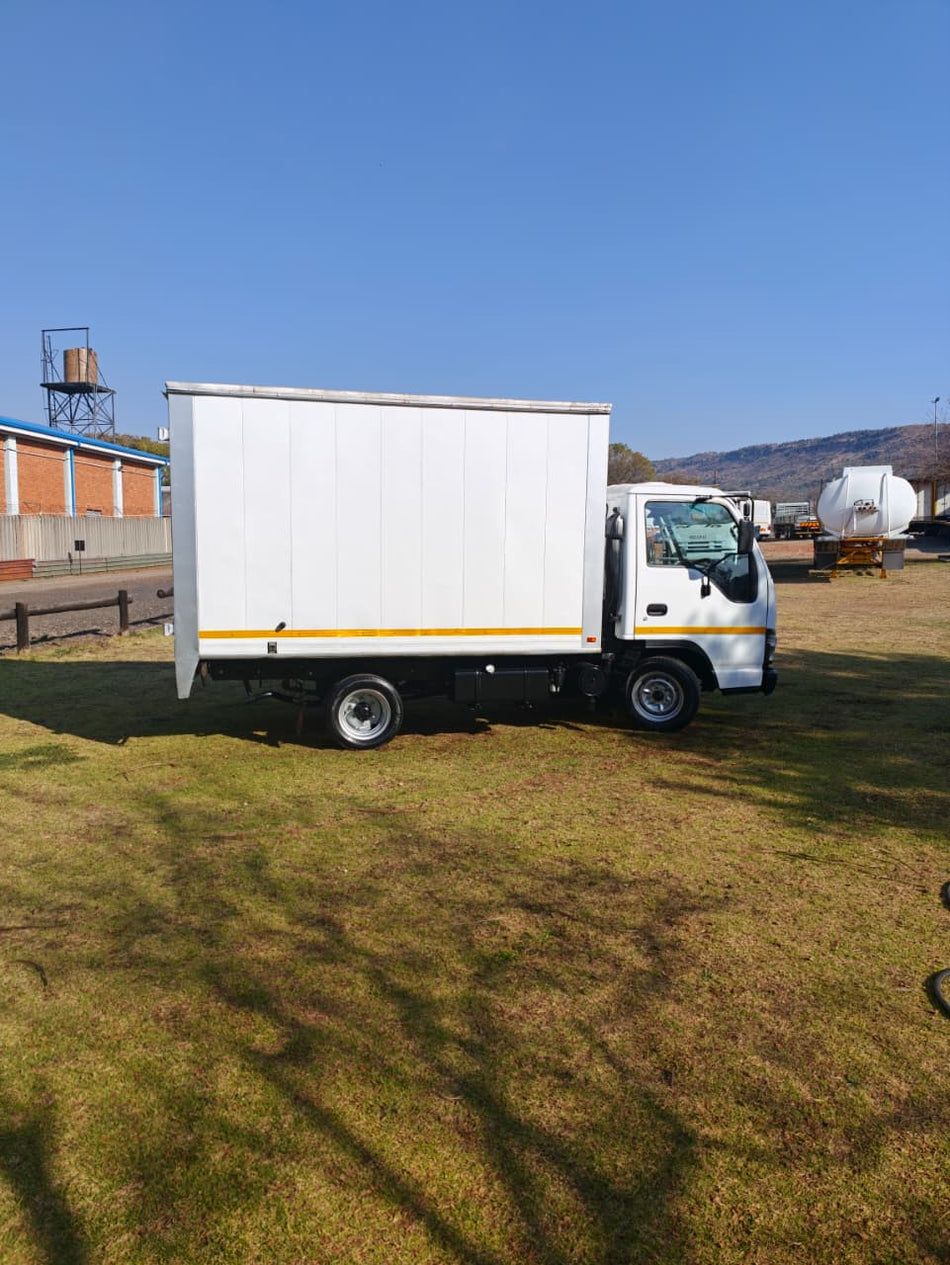2007 Isuzu NHR Volume Body