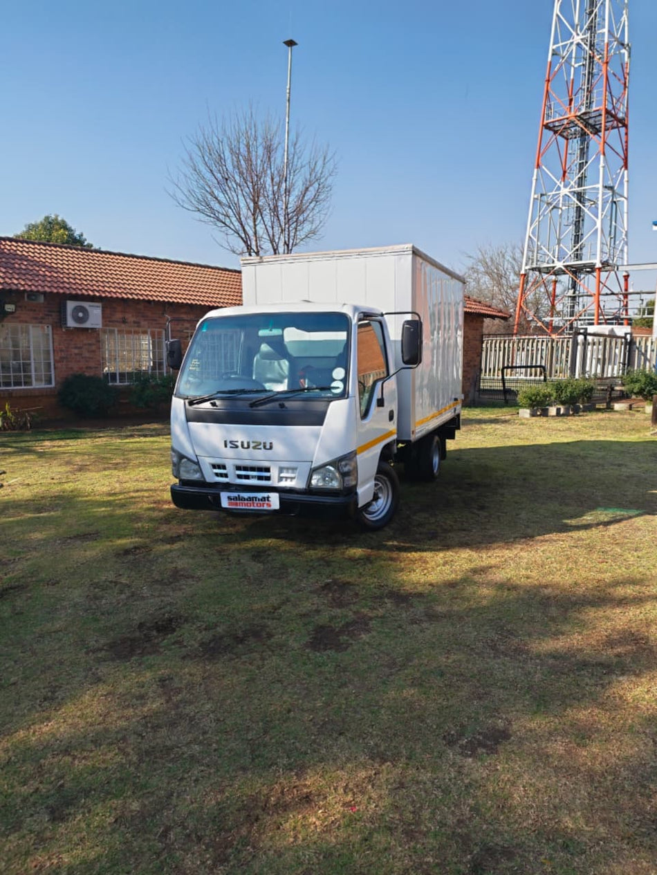2007 Isuzu NHR Volume Body