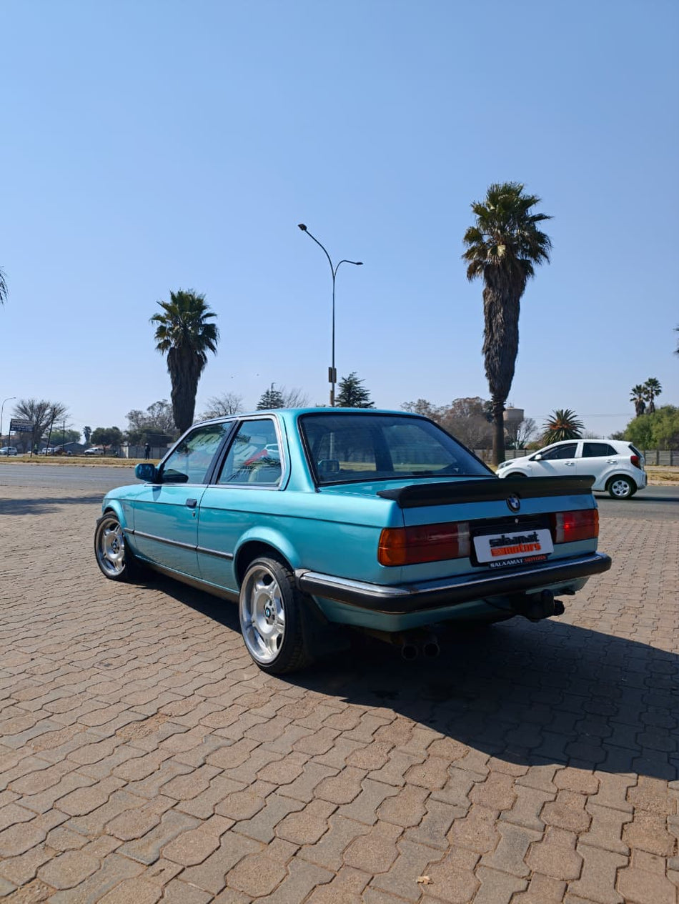 1986 BMW 320i E30 Automatic