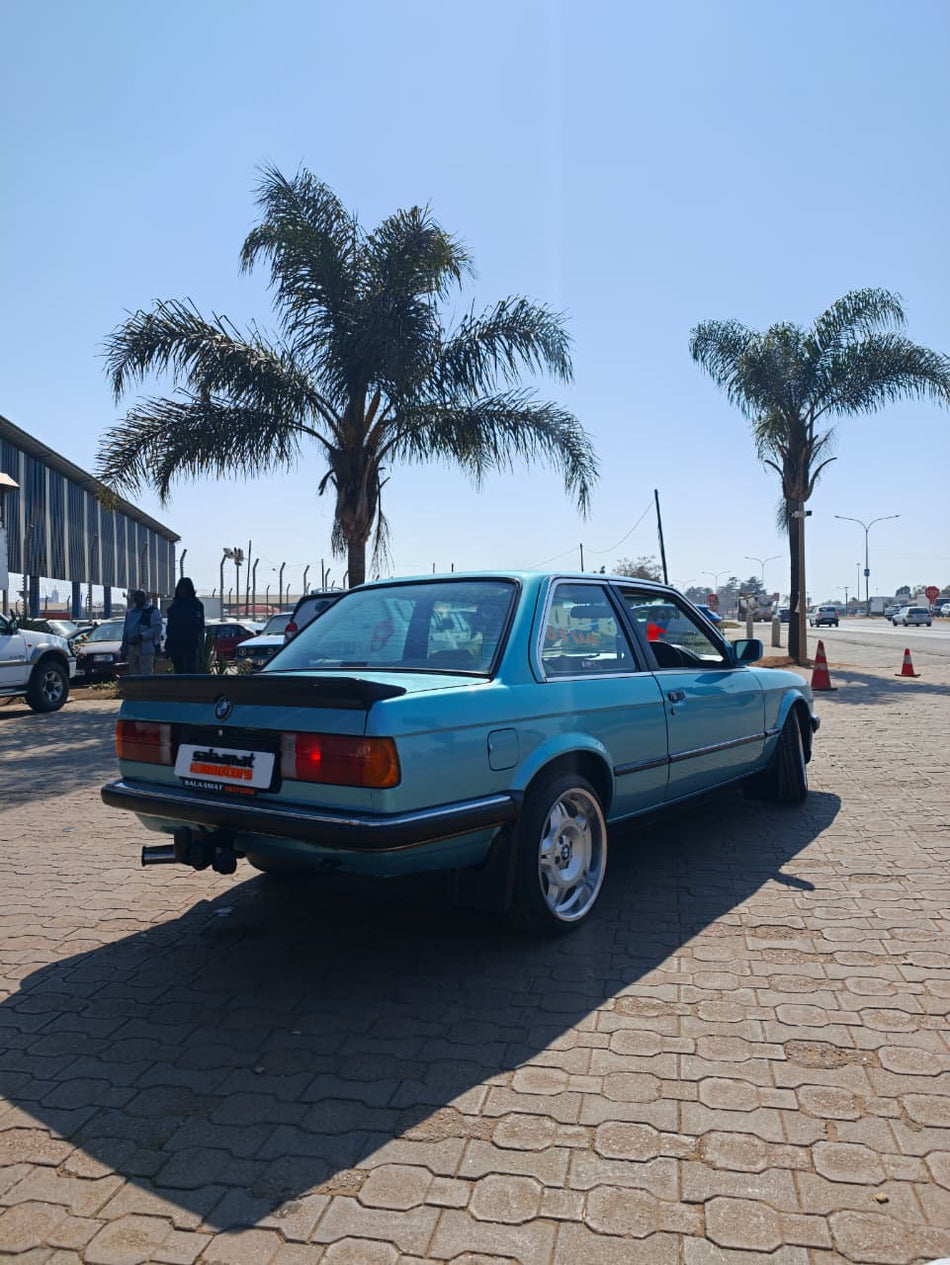 1986 BMW 320i E30 Automatic