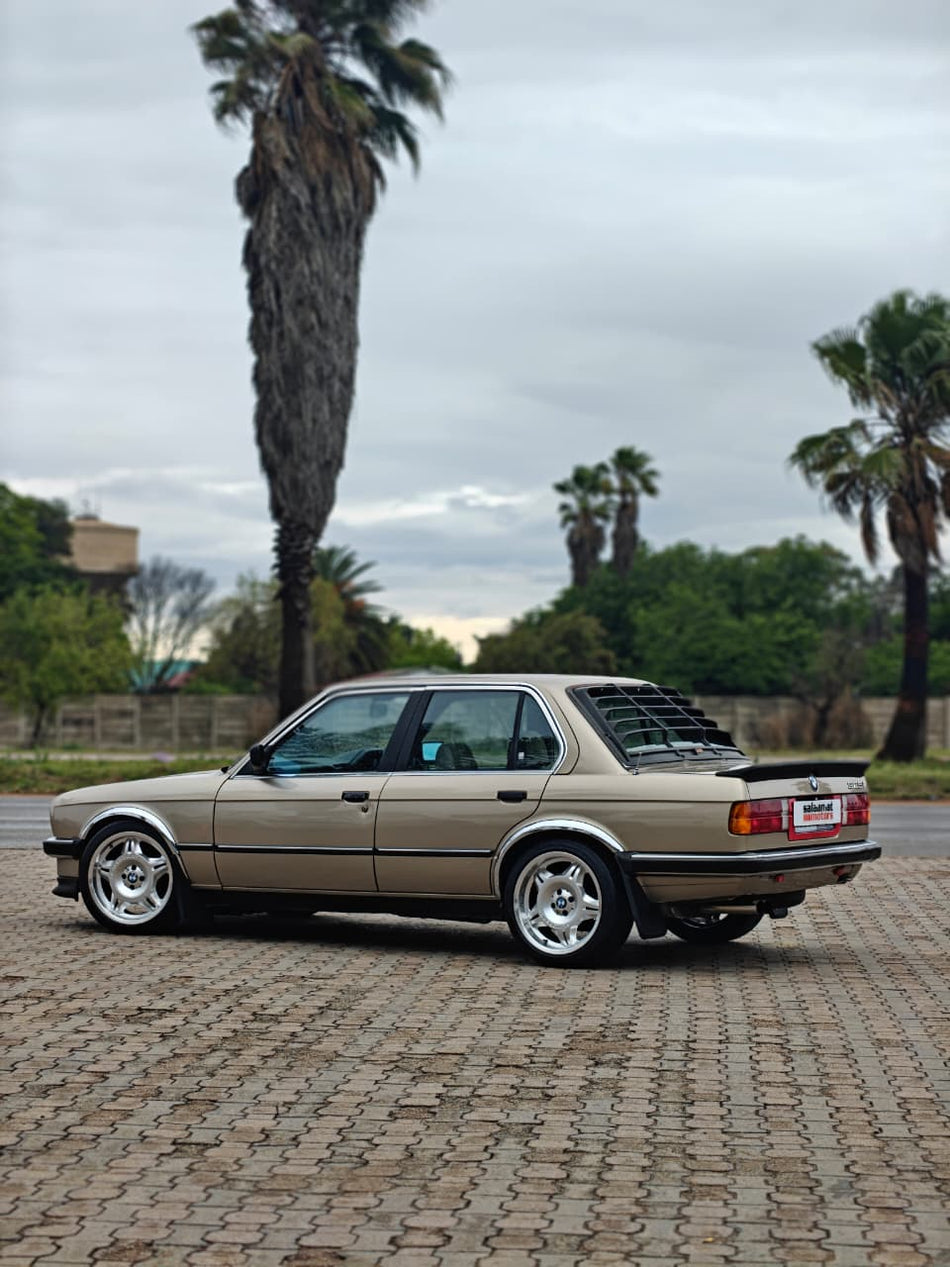 1984 BMW E30 320i