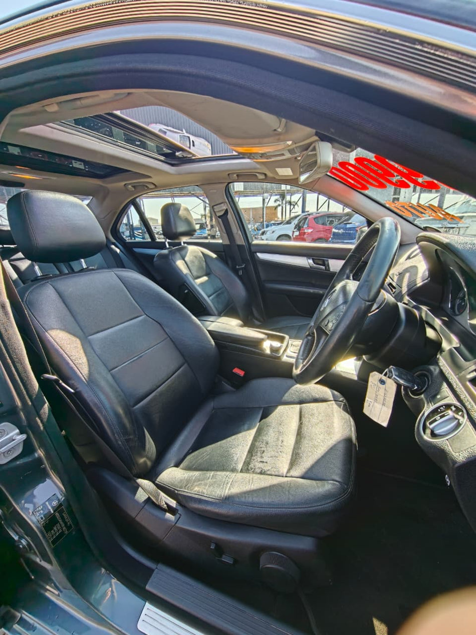Mercedes-Benz C180 CGI Automatic