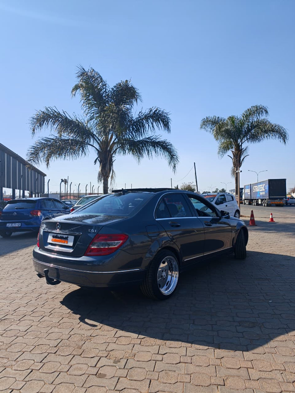 Mercedes-Benz C180 CGI Automatic