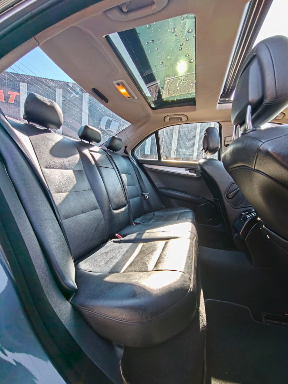 Mercedes-Benz C180 CGI Automatic
