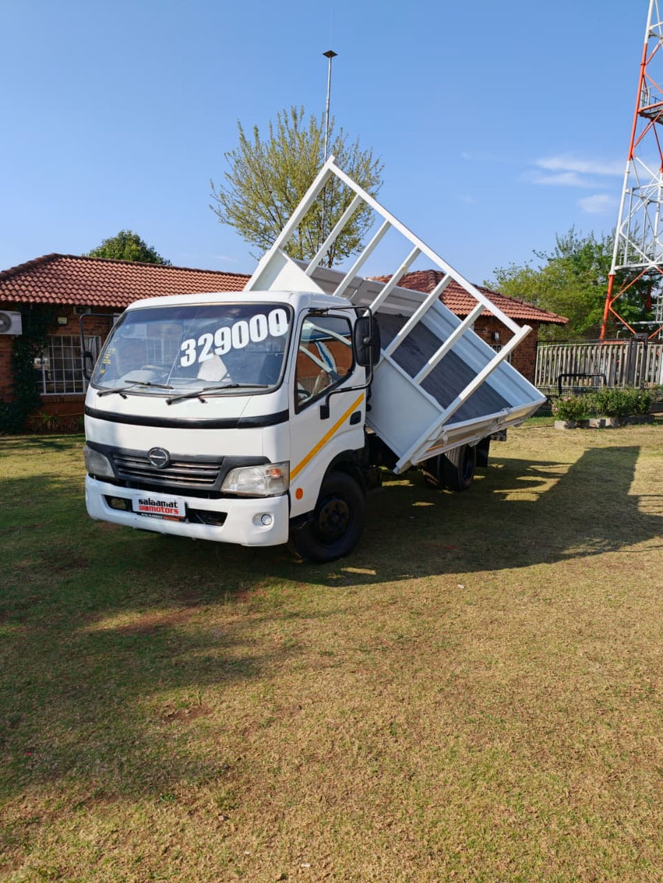 2011 Hino 300 714 Side Tipper Dropside