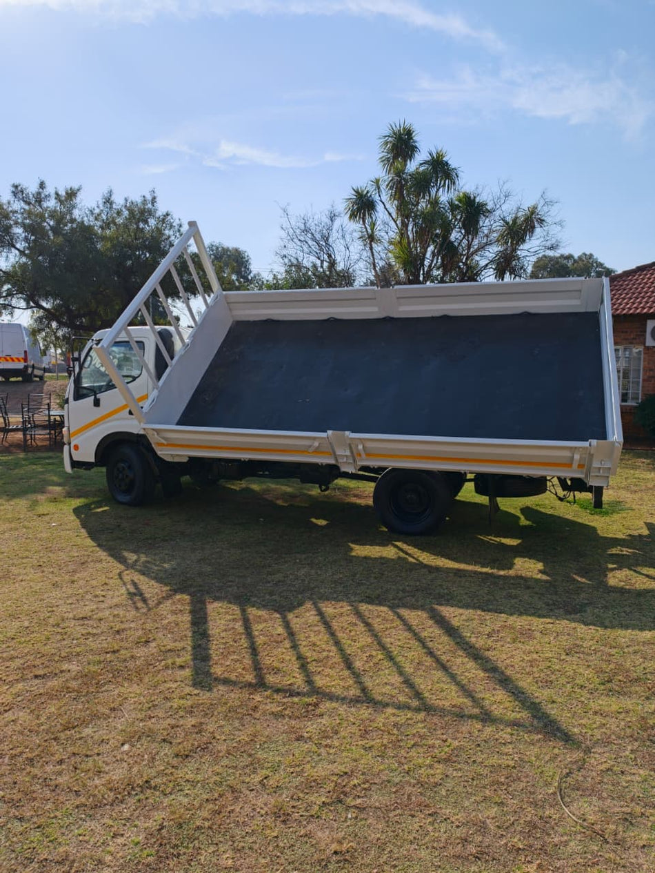 2011 Hino 300 714 Side Tipper Dropside