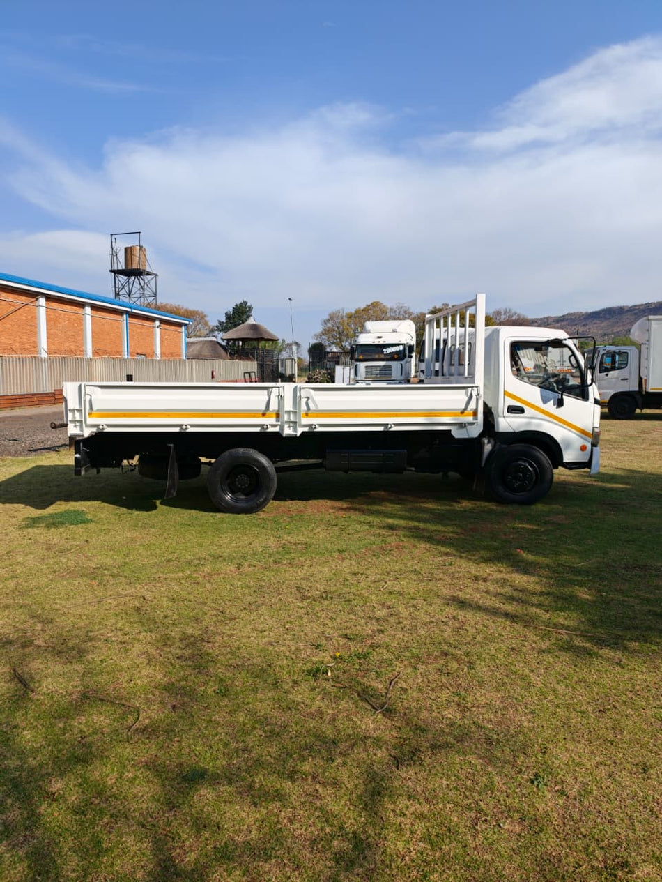 2011 Hino 300 714 Side Tipper Dropside