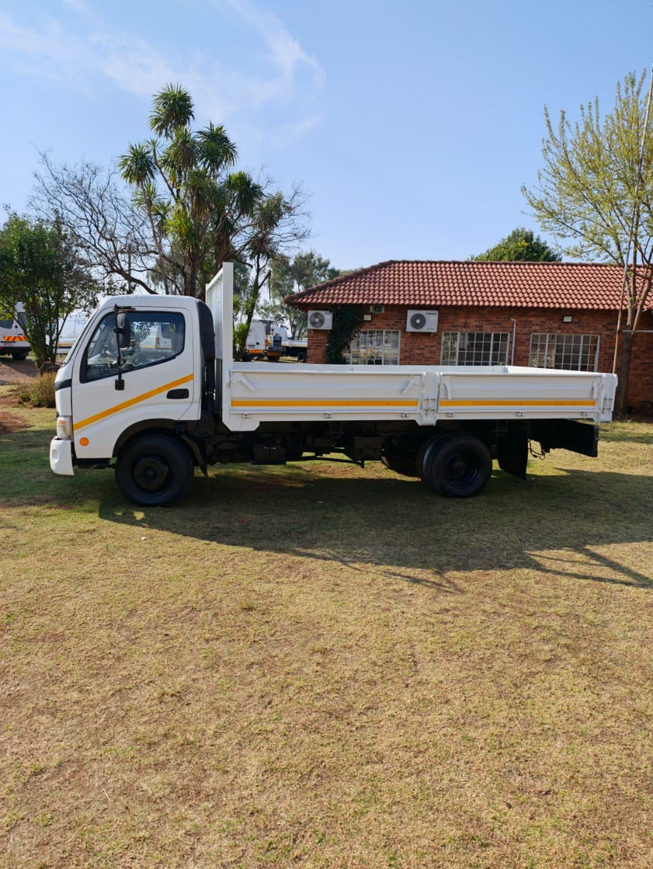 2011 Hino 300 714 Side Tipper Dropside