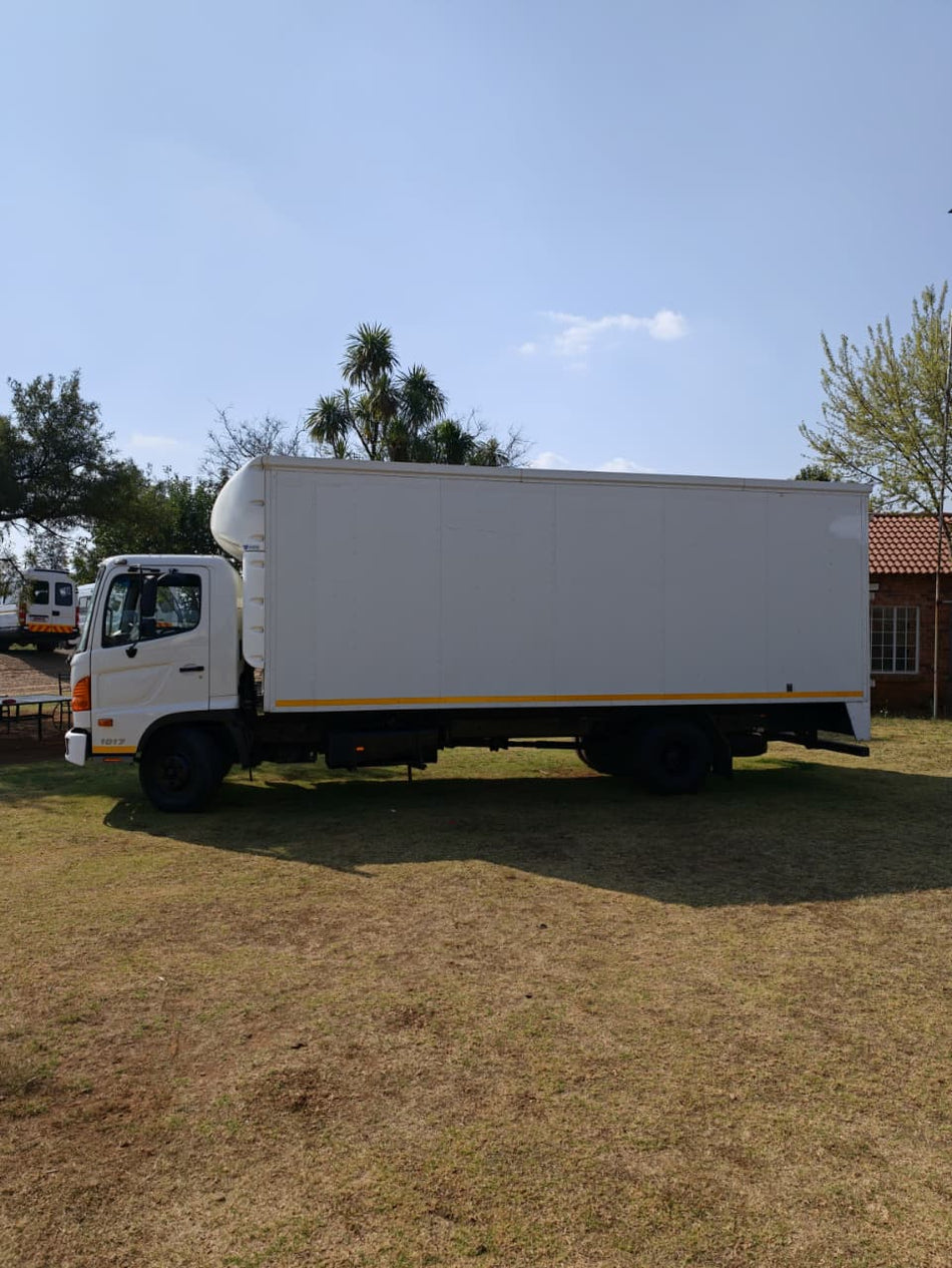 2014 Hino 500 1017 Volume Body