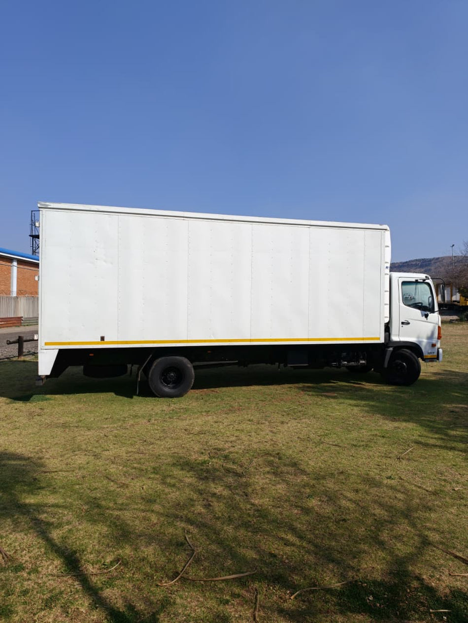 2014 Hino 500 1017 Volume Body