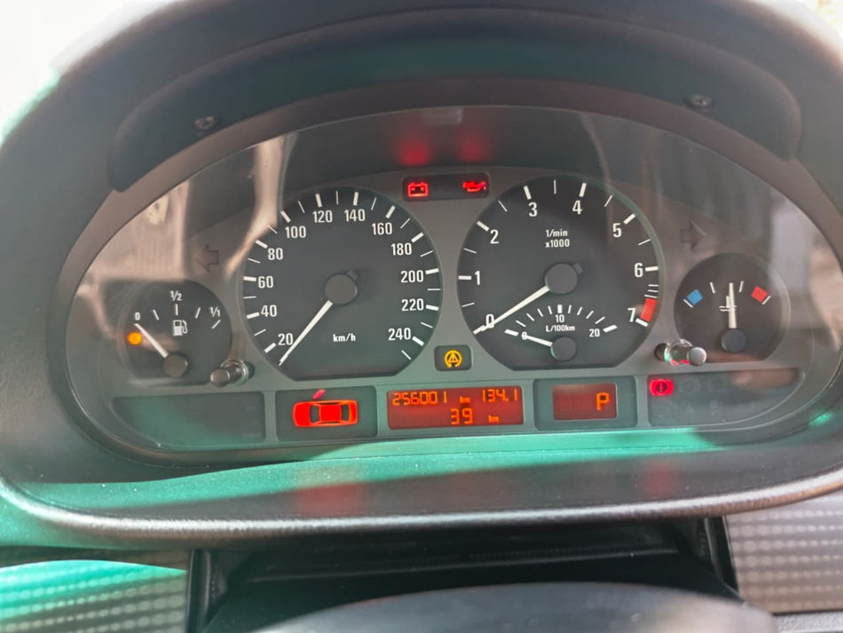 2004 BMW E46 320i Automatic