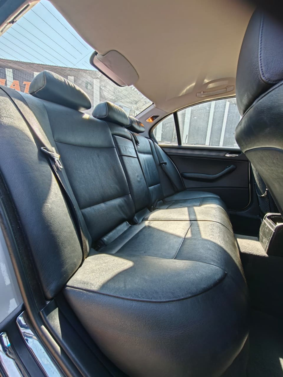 2004 BMW E46 320i Automatic