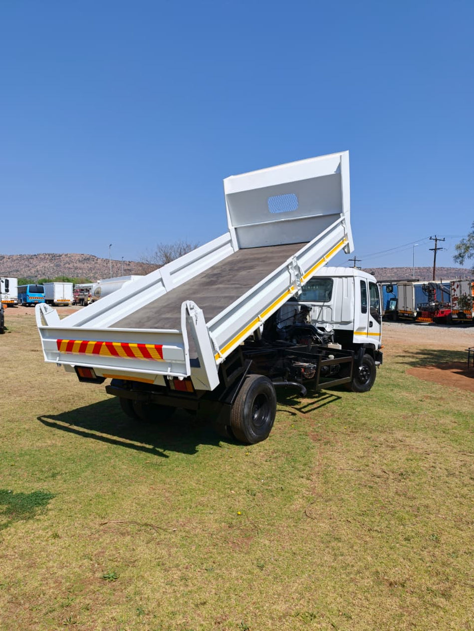 2005 Isuzu FRR 600 Dropside / Tipper