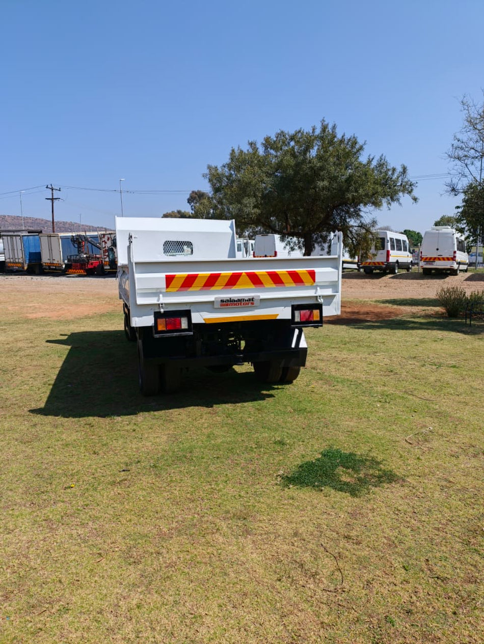 2005 Isuzu FRR 600 Dropside / Tipper