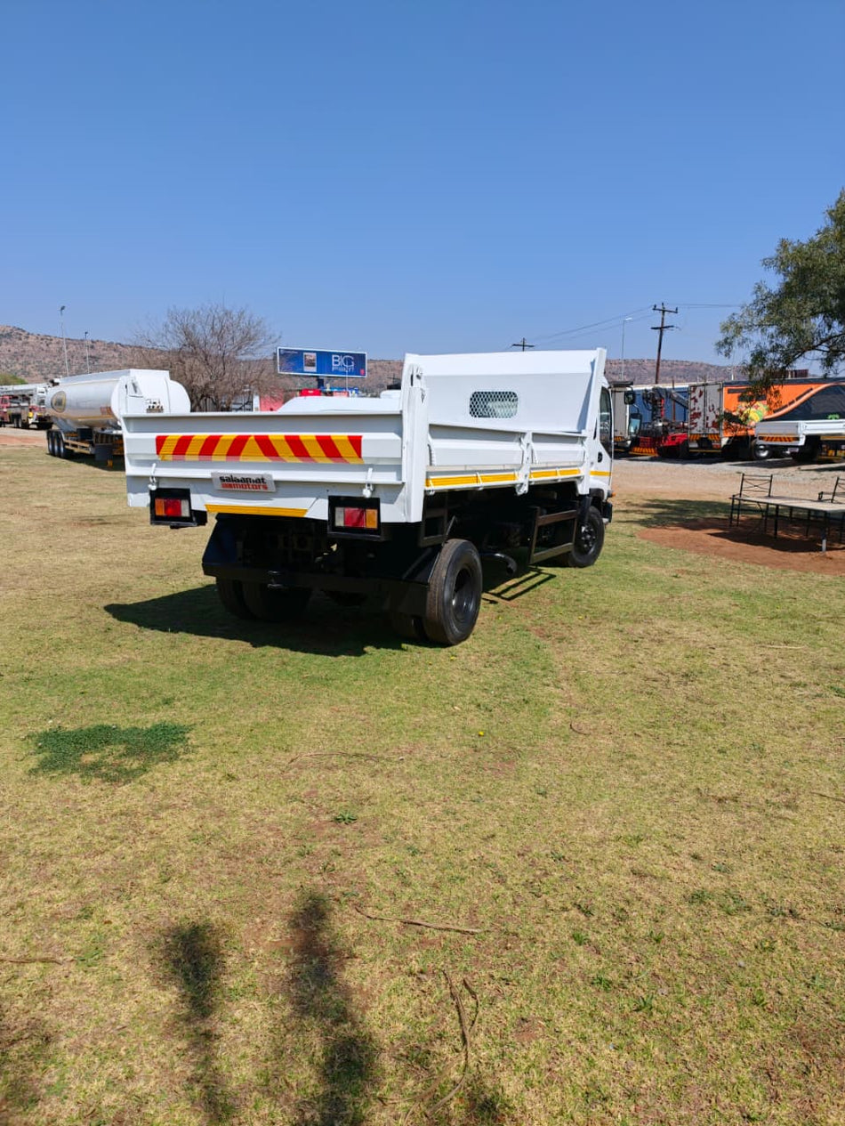 2005 Isuzu FRR 600 Dropside / Tipper