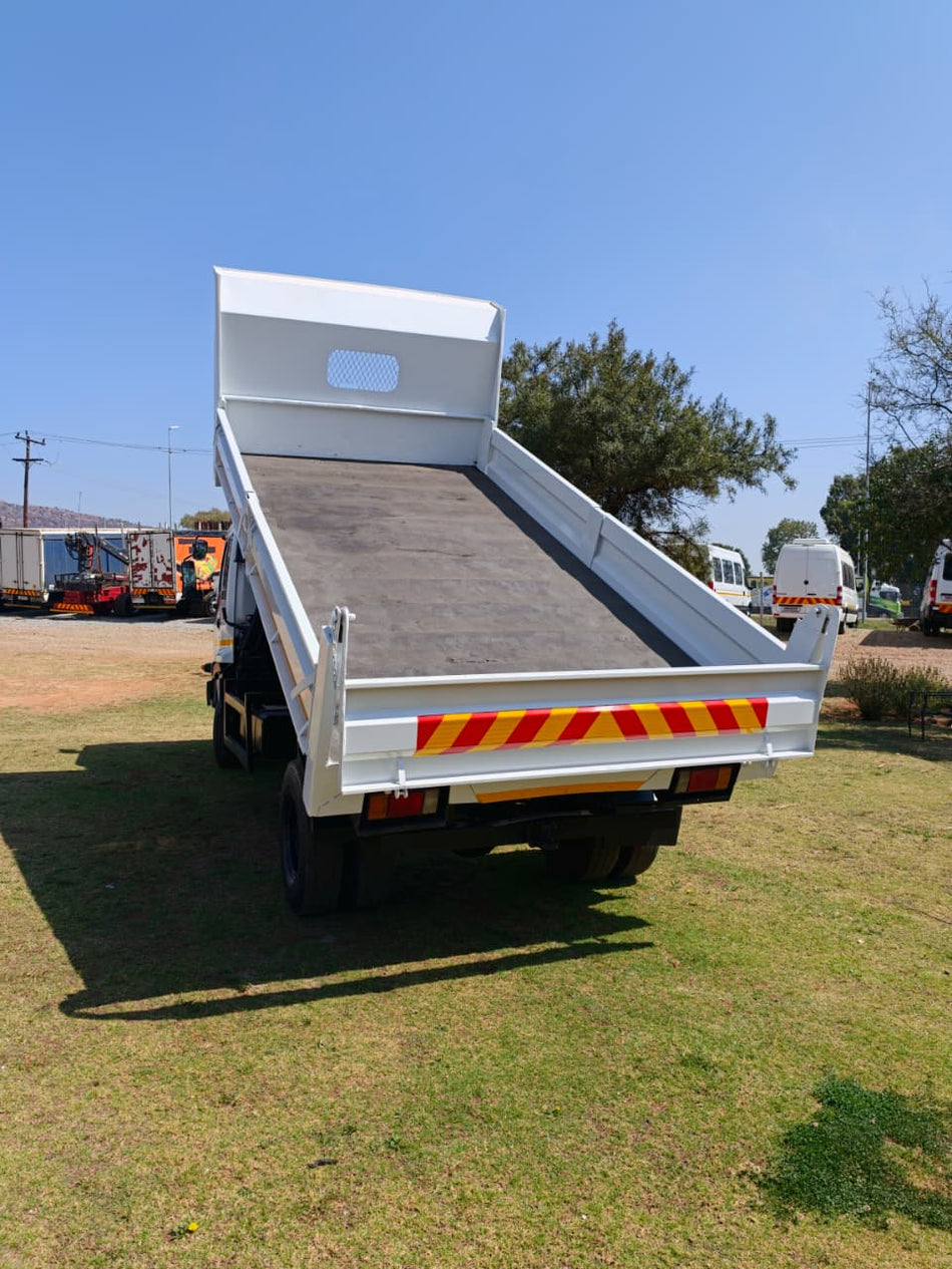 2005 Isuzu FRR 600 Dropside / Tipper
