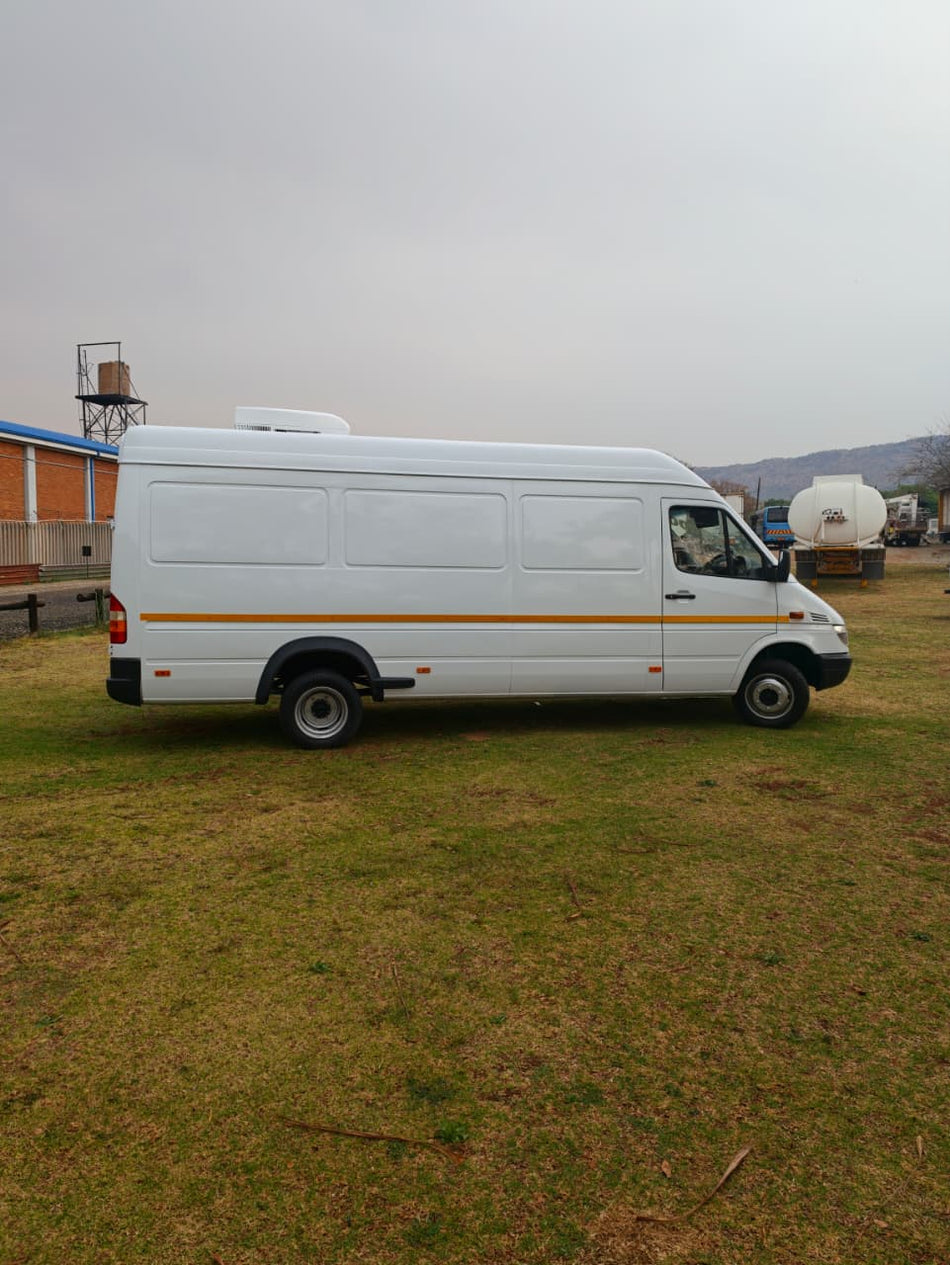 2002 Mercedes-Benz Sprinter 413 P/V