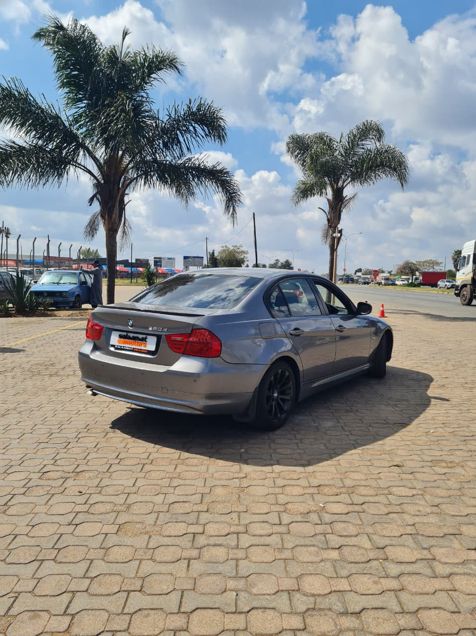 2010 BMW 320d Automatic