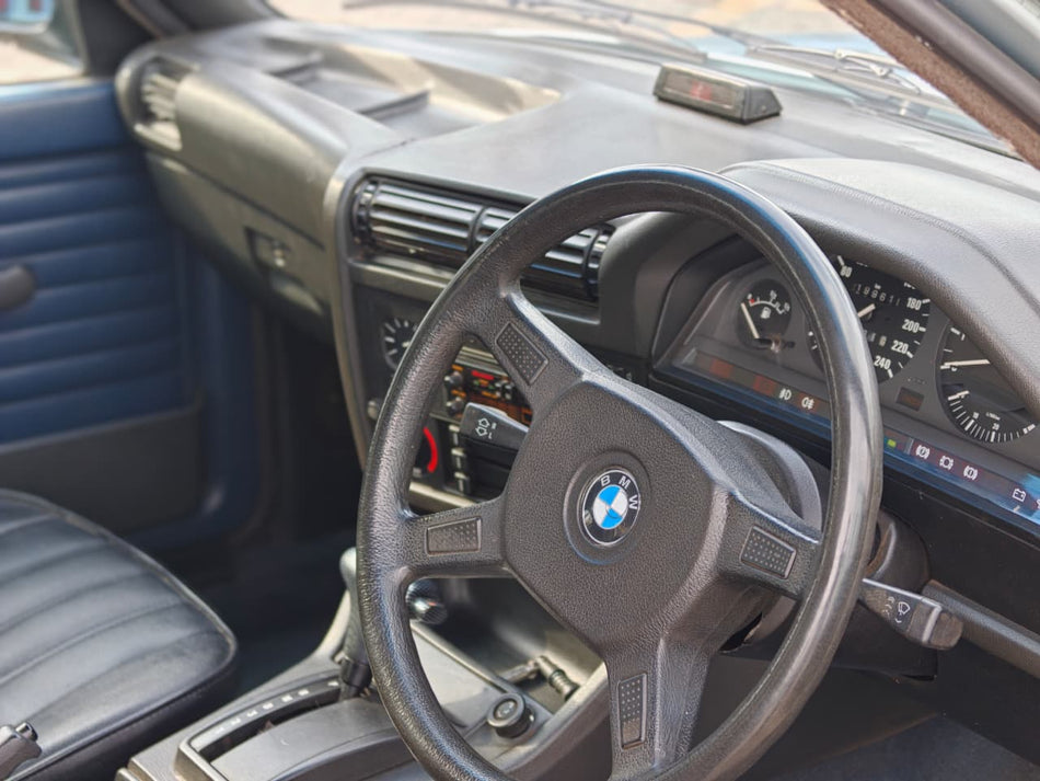 1987 BMW E30 318i Automatic