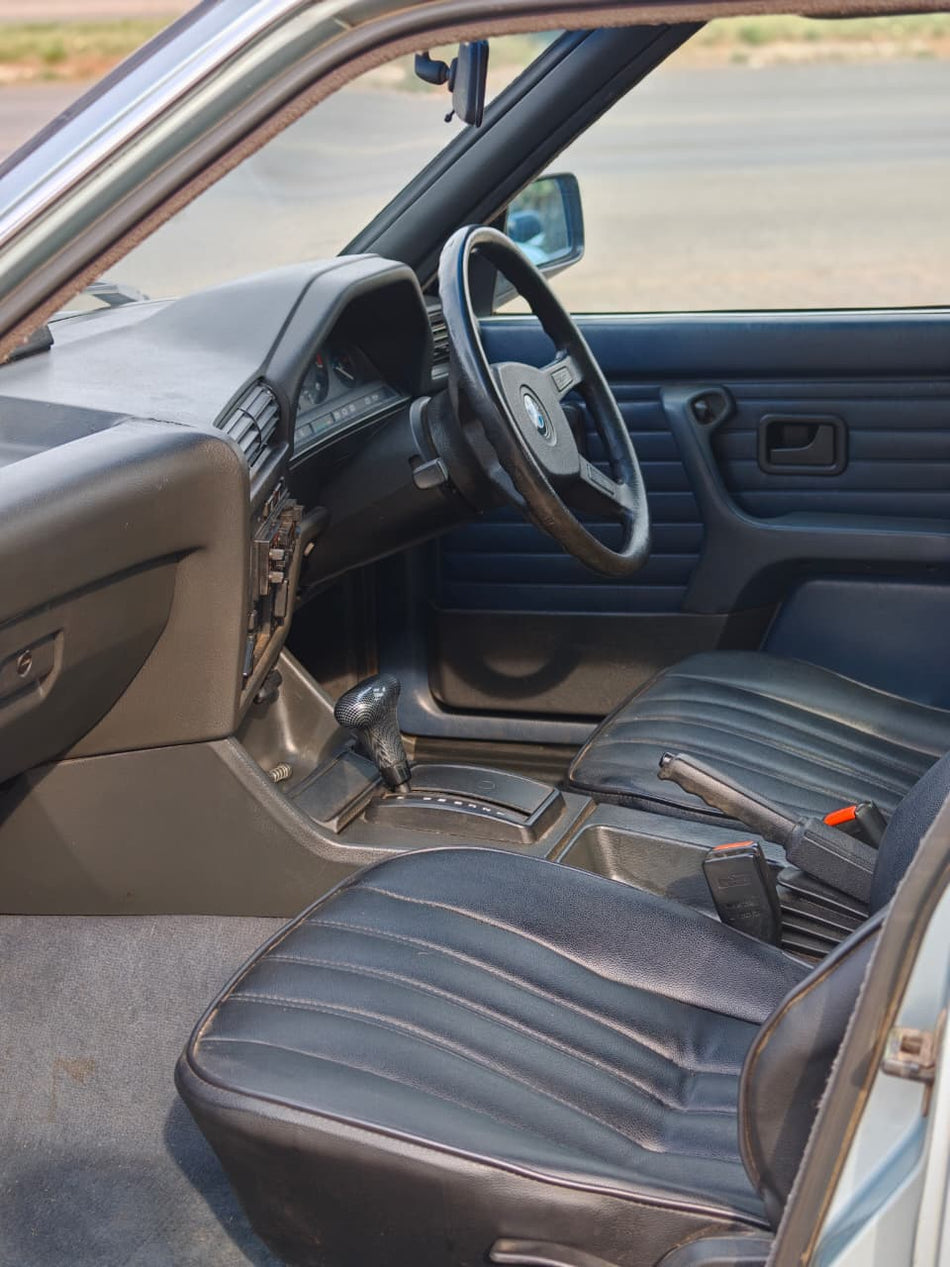 1987 BMW E30 318i Automatic