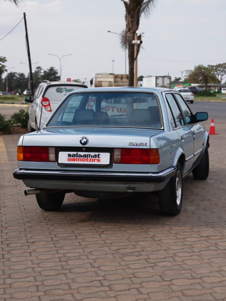 1987 BMW E30 318i Automatic