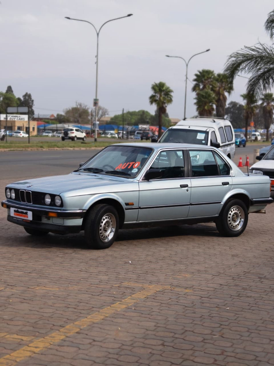 1987 BMW E30 318i Automatic