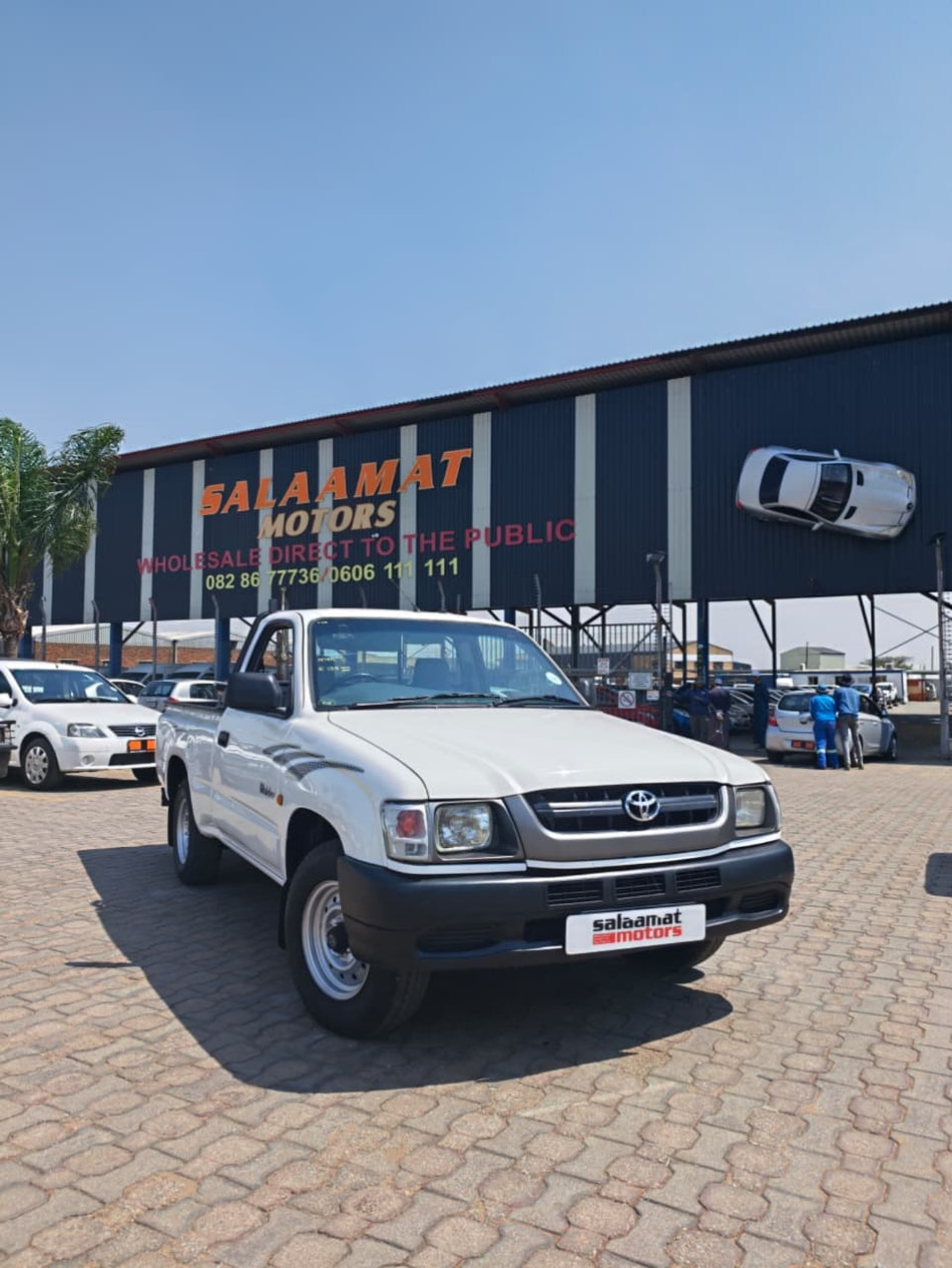 Toyota Hilux 2.0 Petrol SWB