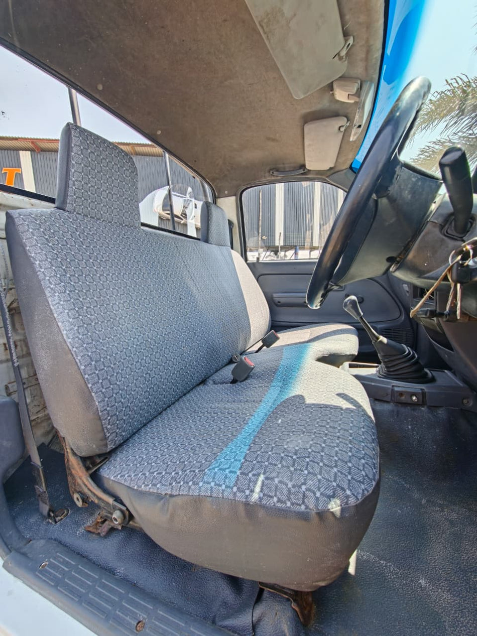 Toyota Hilux 2.0 Petrol SWB