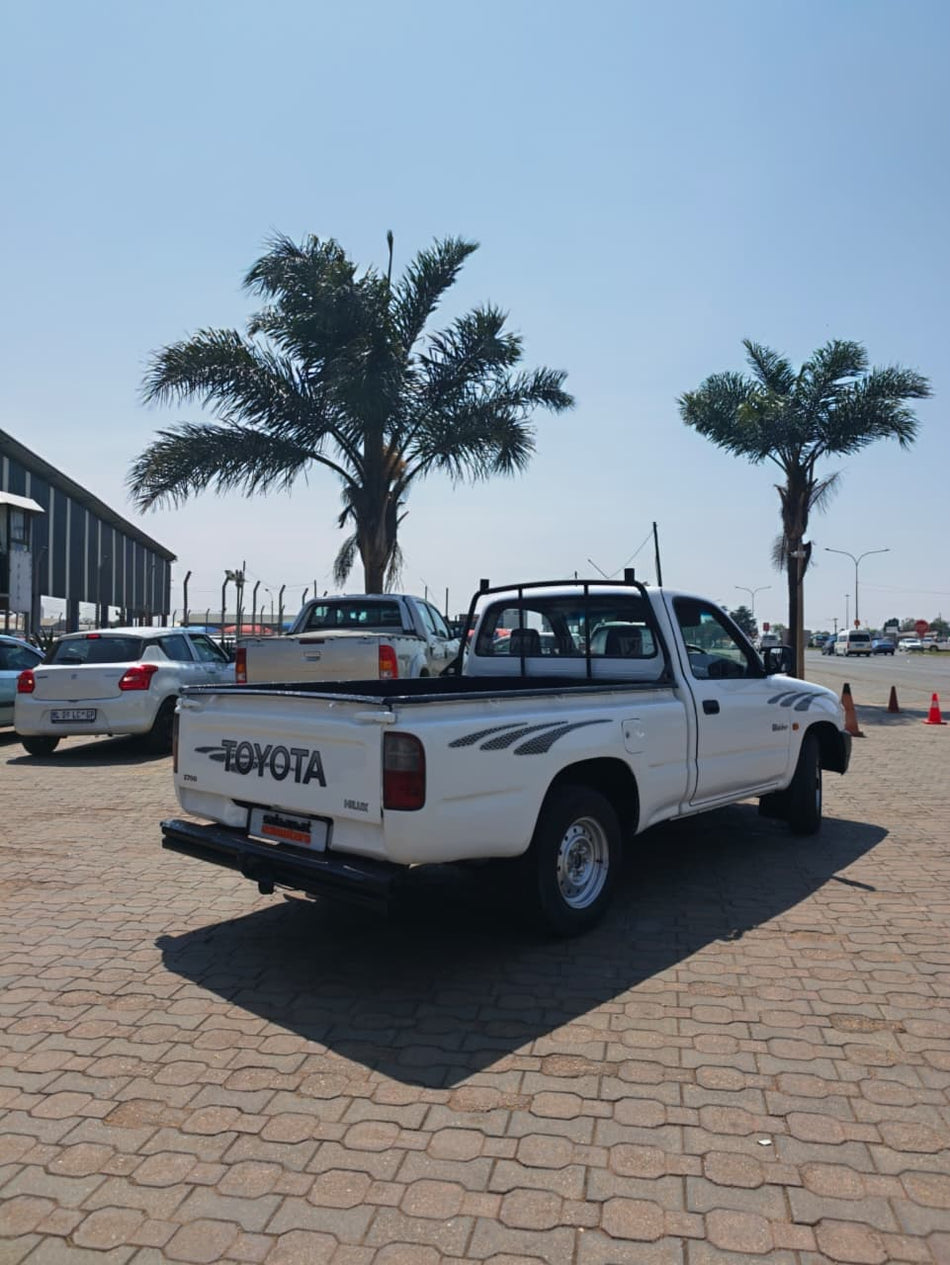 Toyota Hilux 2.0 Petrol SWB