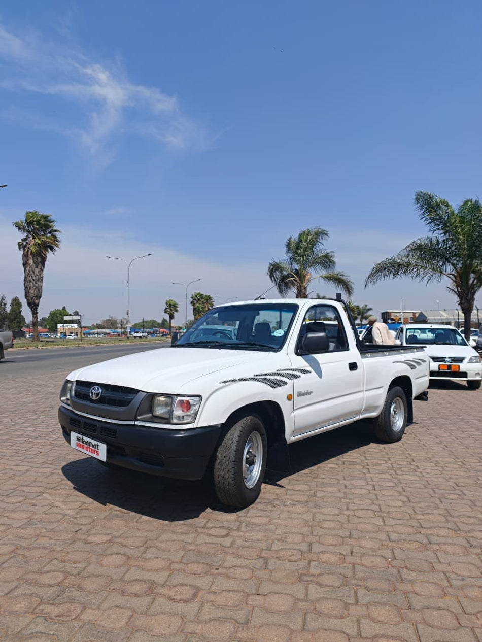 Toyota Hilux 2.0 Petrol SWB