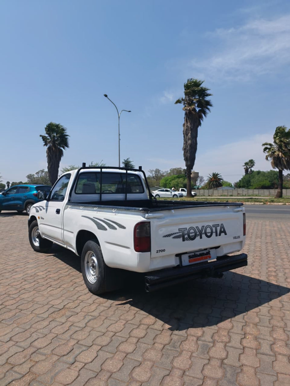 Toyota Hilux 2.0 Petrol SWB