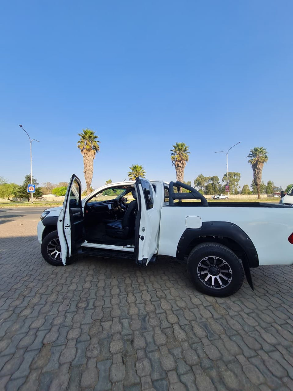 2018 Toyota Hilux 2.4 GD-6 E/Cab SRX Automatic