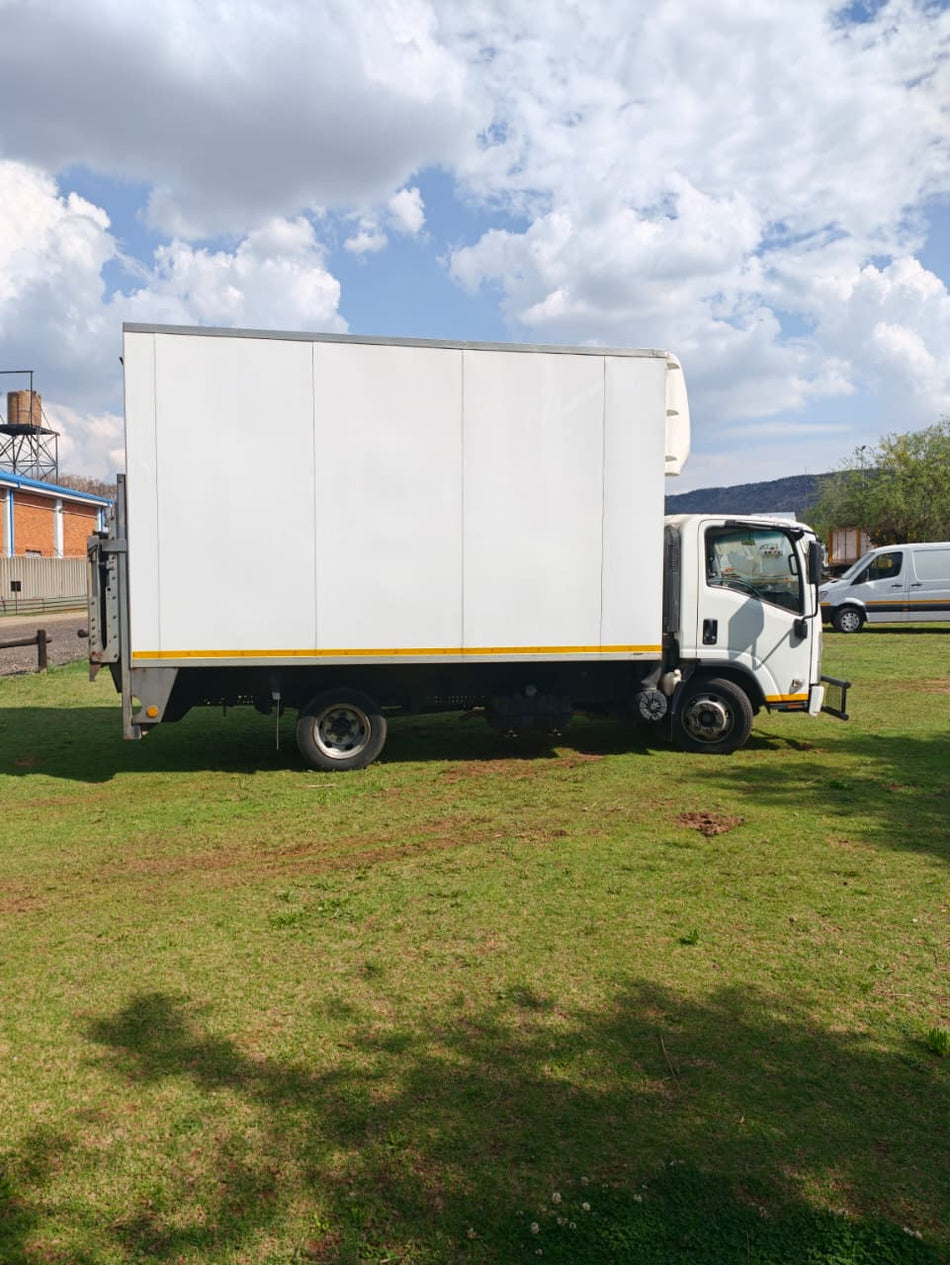 2019 Isuzu NPR Volume Body Automatic