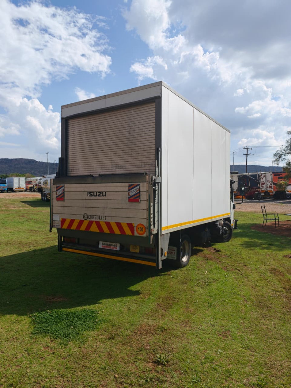2019 Isuzu NPR Volume Body Automatic