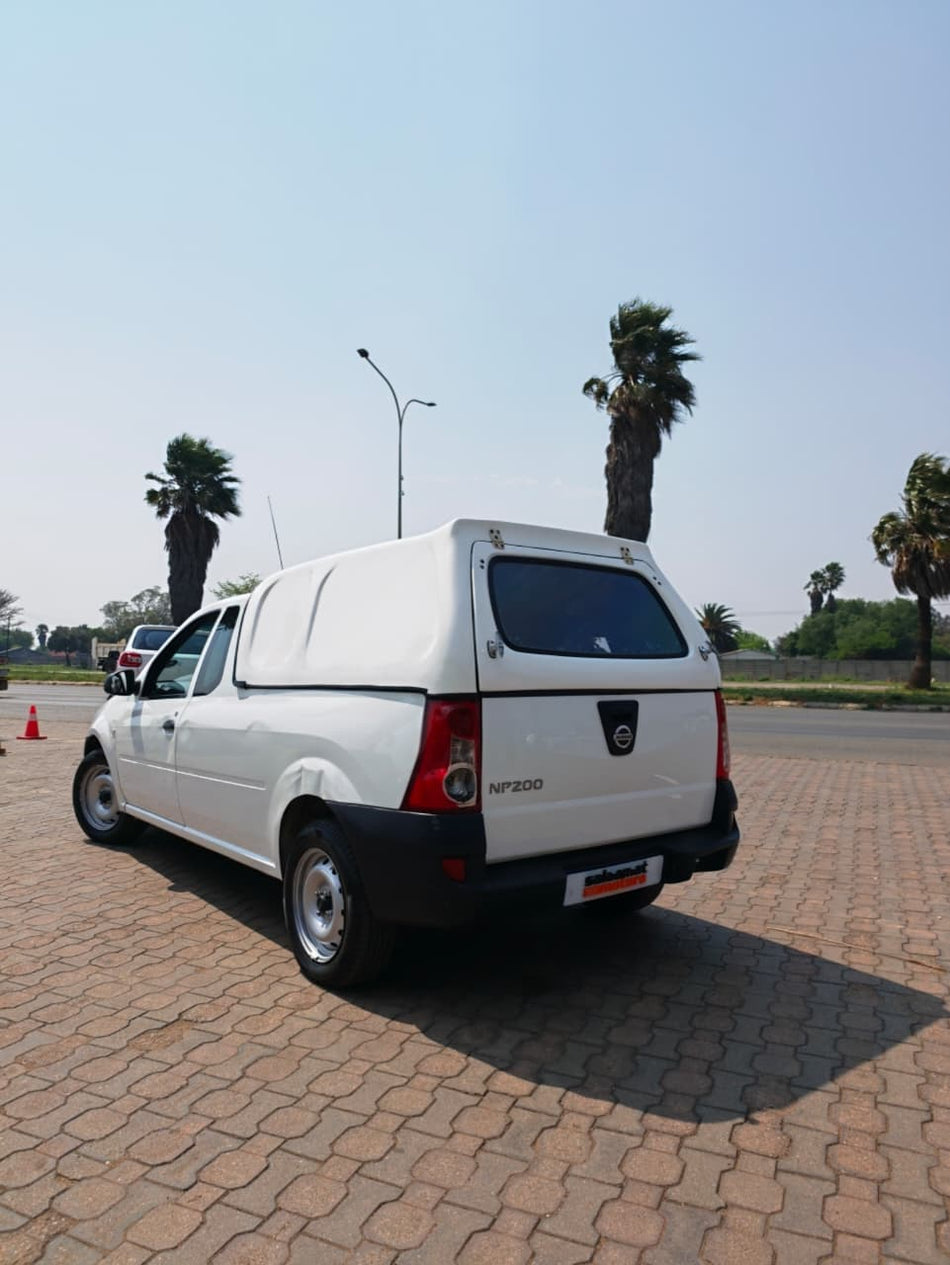 2020 Nissan NP200