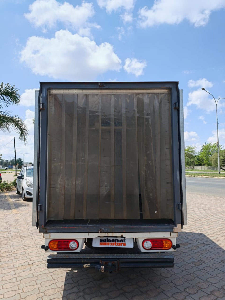 2010 Hyundai H100 2.6D Fridge Body