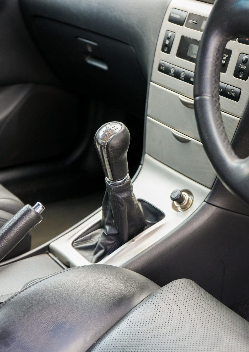 2005 Toyota RunX 1.8 RSi 6 Speed