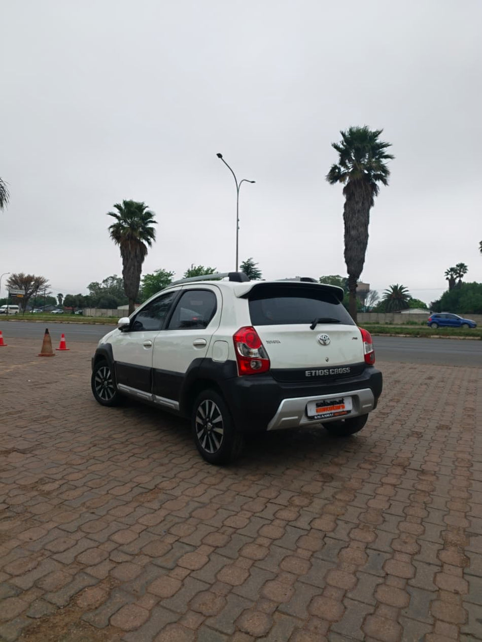 2015 Toyota Etios Cross