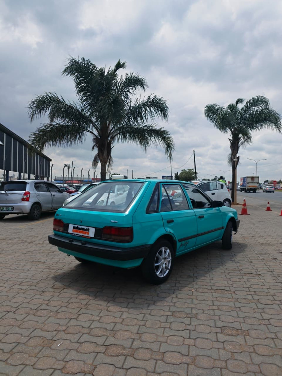 Mazda Midge 323