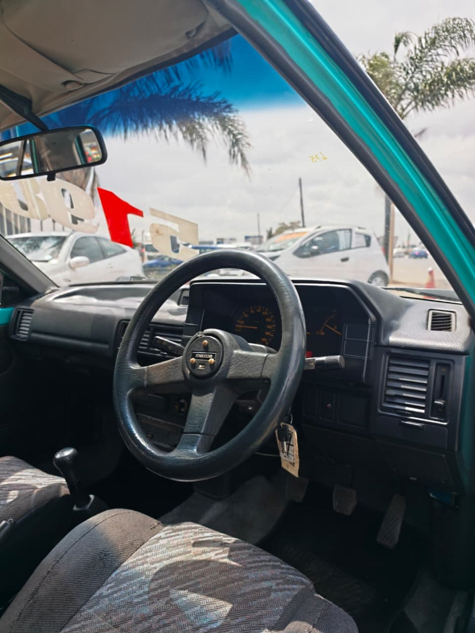 Mazda Midge 323