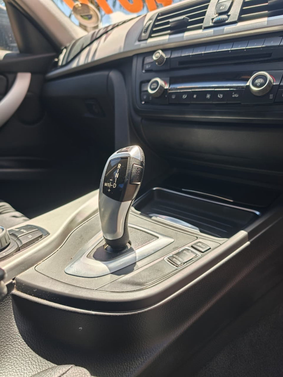 2012 BMW 320i Automatic