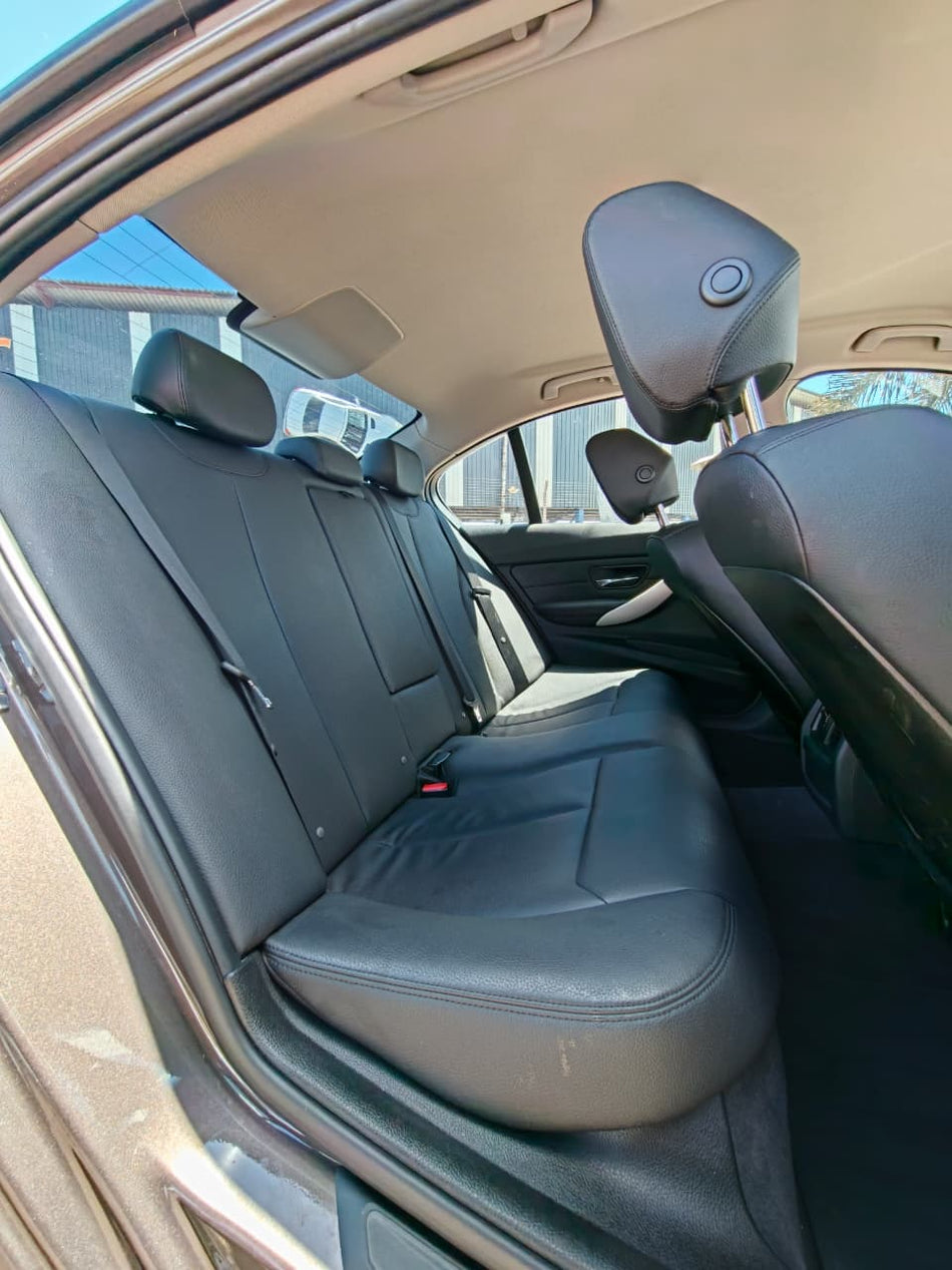 2012 BMW 320i Automatic